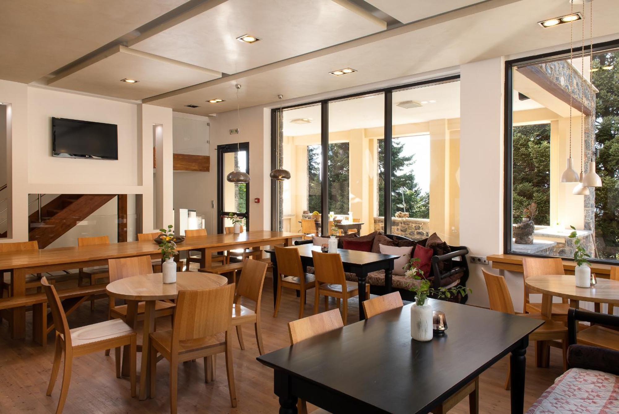 Natura Hotel ויטינה מראה חיצוני תמונה